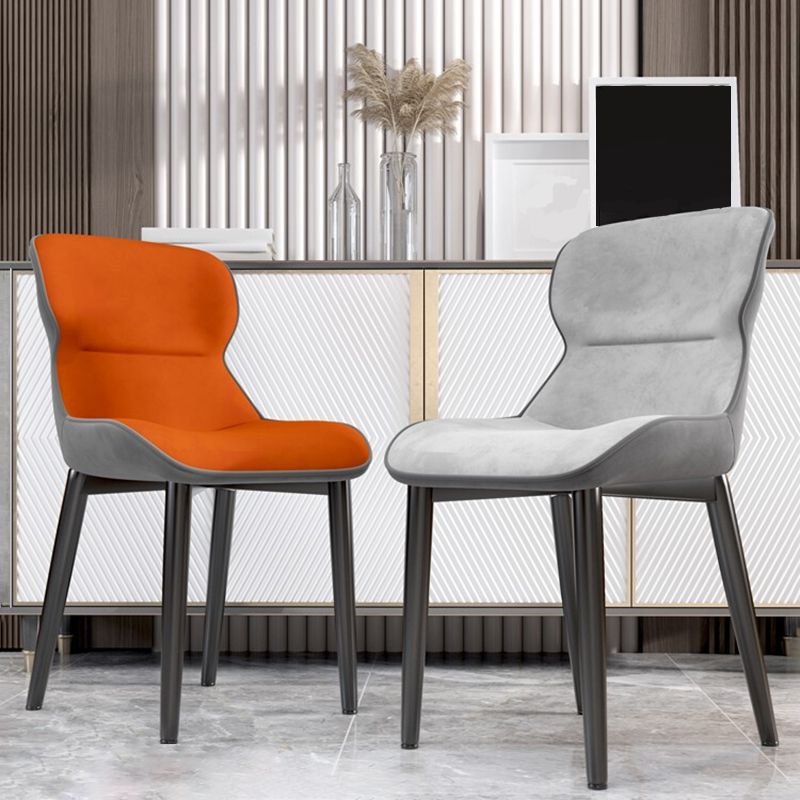 Silla tapizada con respaldo interior contemporáneo del comedor del metal del sillón