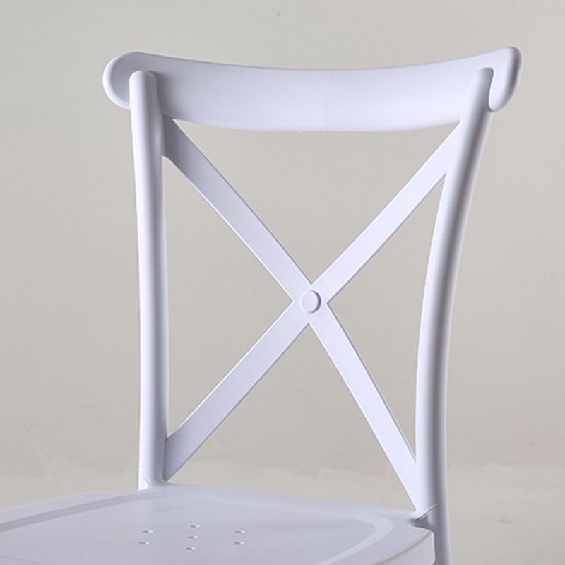 Chaise de salle à manger en plastique de style moderne, chaise latérale à dossier croisé de 17 pouces de large pour la cuisine