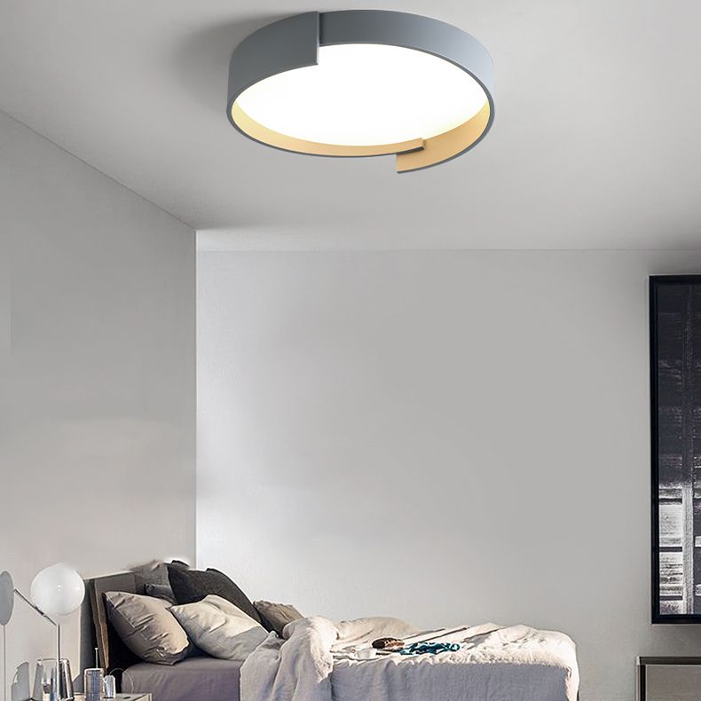 Modern Simplicity LED Ceiling Fixture Iron Circular Flush Mount with Acrylic Shade