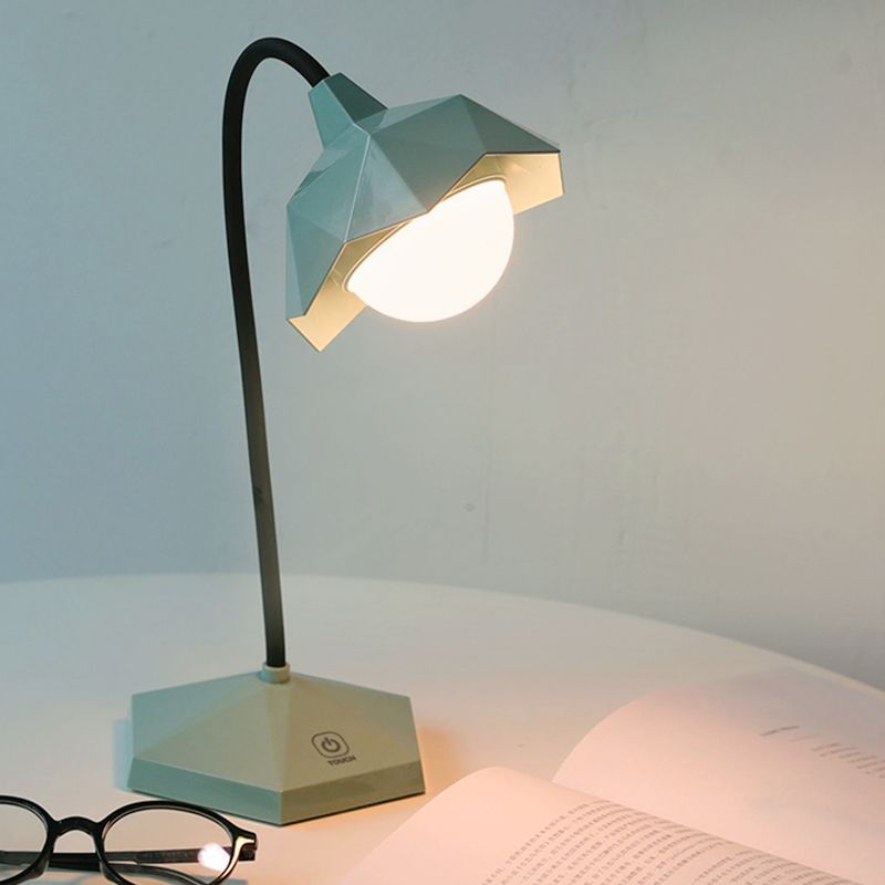 Tavola della camera da letto floreale luce in plastica in plastica lampada a LEAD LEAD con braccio flessibile