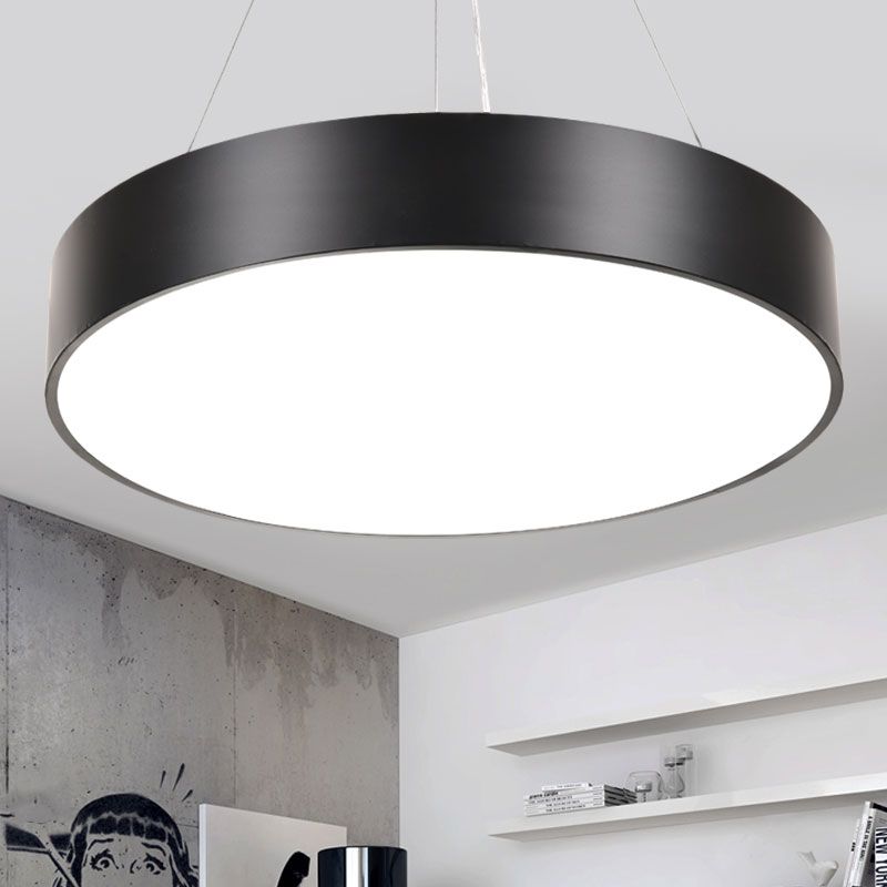 Lampes suspendues moderniste en métal avec des luminaires d'éclairage pendentif à LED à l'ombre acrylique