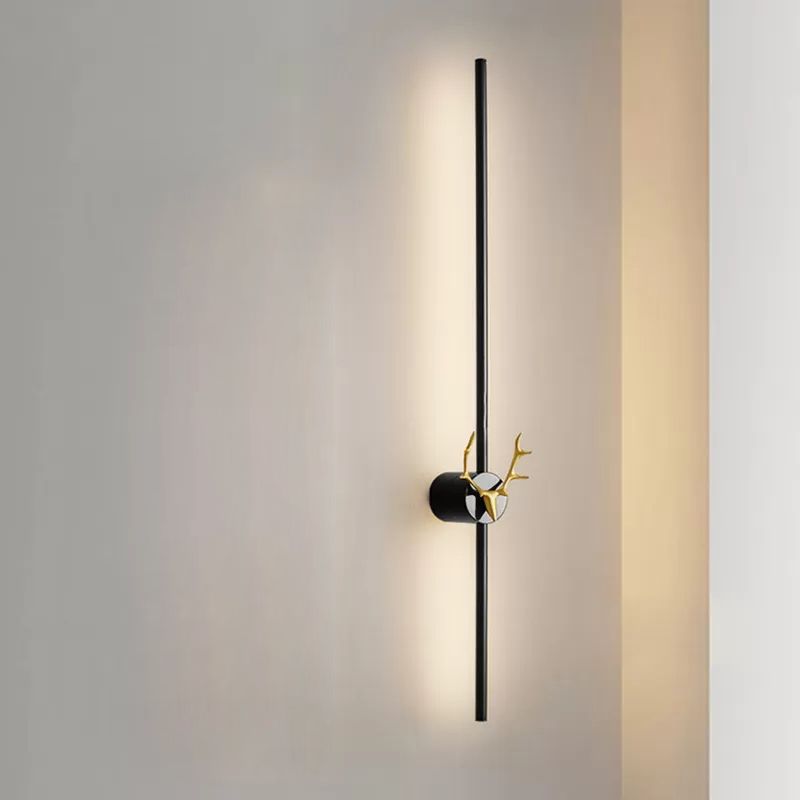 Modern Metal Wall Sconce Linear Shape LED Wall Light with Acrylic Shade for Bedroom