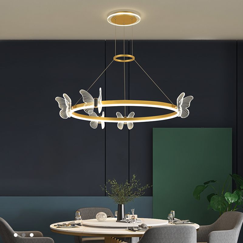 Lustre en or moderne