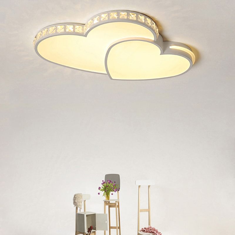 Witte LED-plafondlamp in moderne luxestijl, hartvormige inbouw met acrylkap