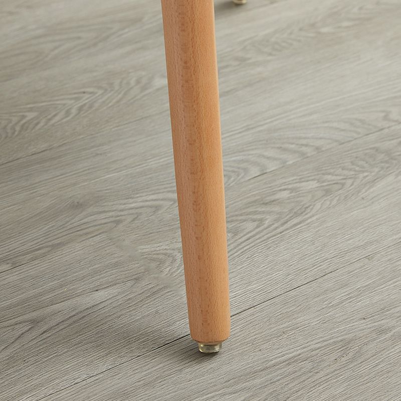 Chaises d'appoint de salle à manger en plastique Chaise d'intérieur et d'extérieur Glam de 18 po de large, chaise d'appoint à dossier ouvert
