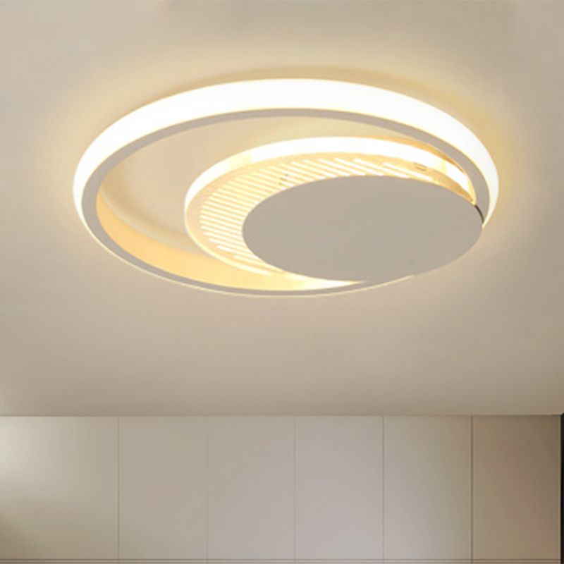 Metal Circle Flush Ceiling Light Simple White/Black Finish LED Flushmount Lamp in White/Warm Light