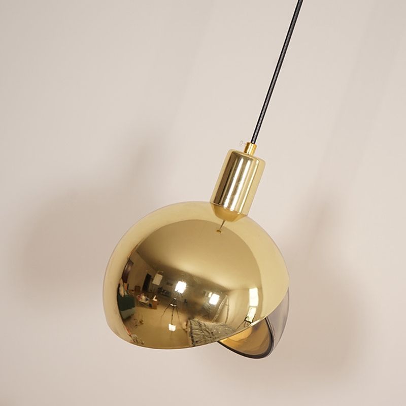 Luce a sospensione singolo a globo di ottone antico nella moderna lampada a sospensione di ferro elettroplate artistico