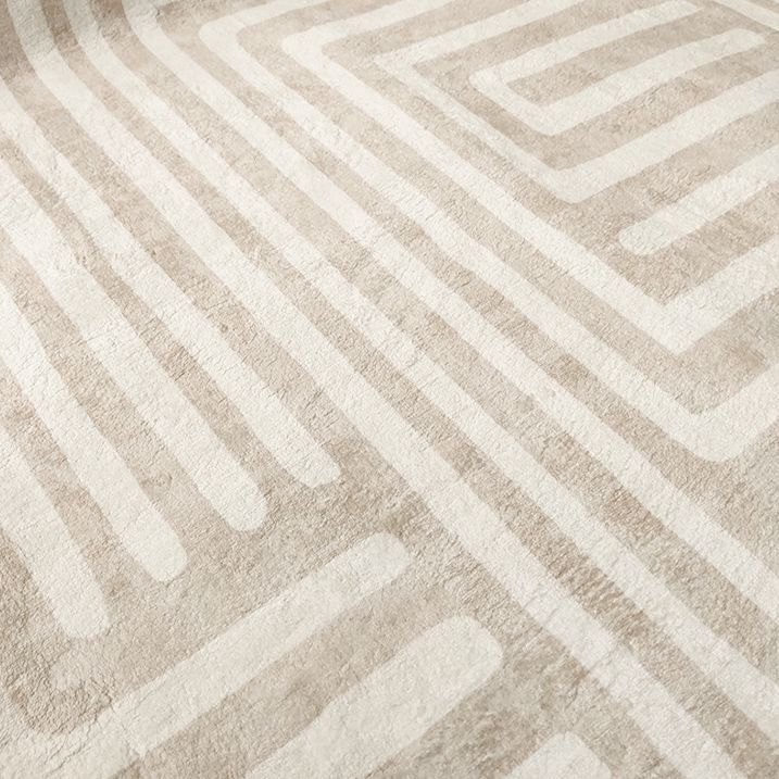 Solid Color Relaxing Area Rug Polyester Geometric Lines Print Rug Non-Slip Backing Indoor Rug for Living Room
