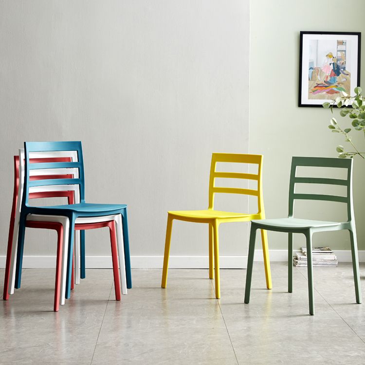 Esszimmerstühle im minimalistischen Stil mit Leiterlehne, armlose Esszimmerstühle aus Kunststoff für zu Hause