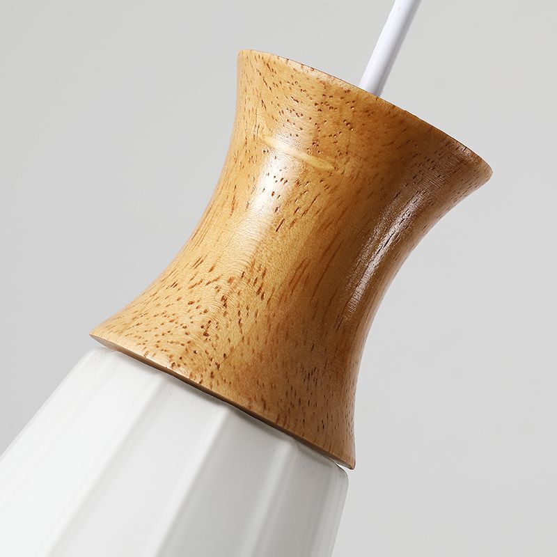 Moderne künstlerische geometrische hängende helle hölzerne Innenlampe mit weißem Glasschatten