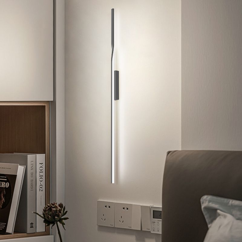 Linear Shape Metal Wall Light Modern Style Multi Lights Wall Mounted Light in Black