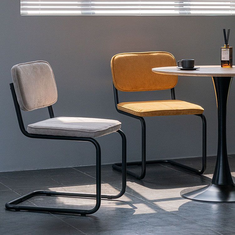 Sillas de comedor estilo moderno Sillas sin brazos con respaldo abierto y patas de metal