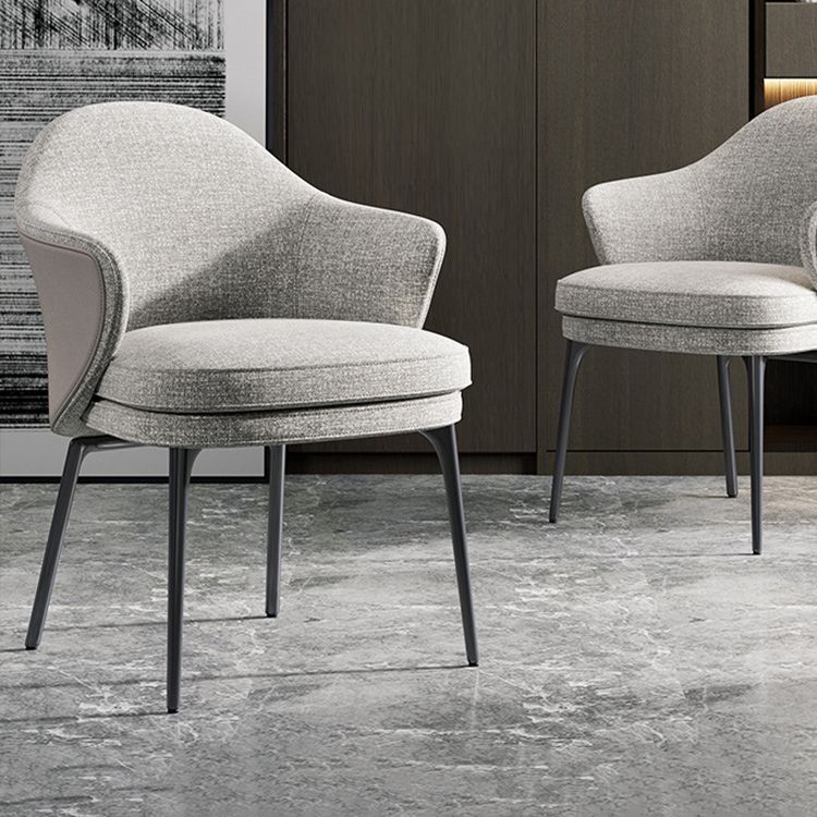 Chaise de salle à manger à la maison de style contemporain chaise de salle à manger en métal avec des jambes noires