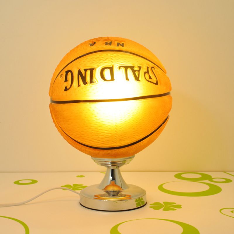 Lampada da scrivania da basket in stile sportivo Lampada da tavolo in vetro a una luce con cavo di collegamento per la cameretta dei bambini