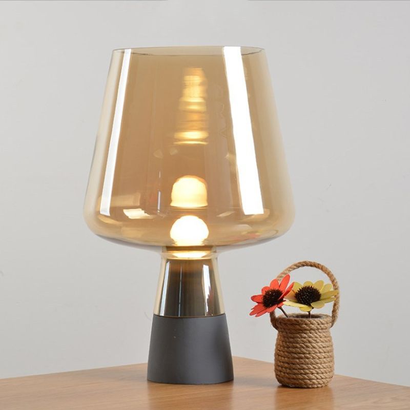 Lampe de table en verre Cognac en verre de cône tronqué Mid siècle simple 8 "/ 10" de large table de nuit gris avec conception ouverte
