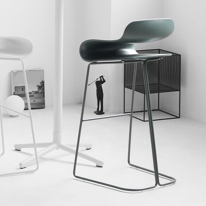 Modern Style Bar-stool Plastic Bar Stool with Metal Legs for Home