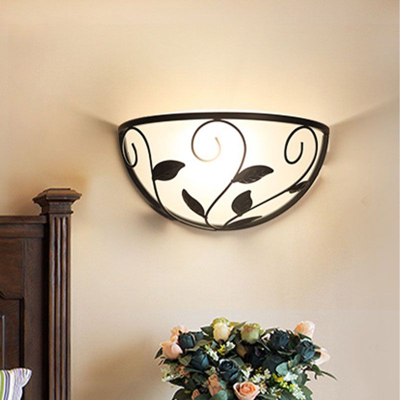 Halbkreiscreme Glaswandhalterung Landschaft 1 Kopf Flush Mount in Schwarz mit Zuckerrohrdekoration