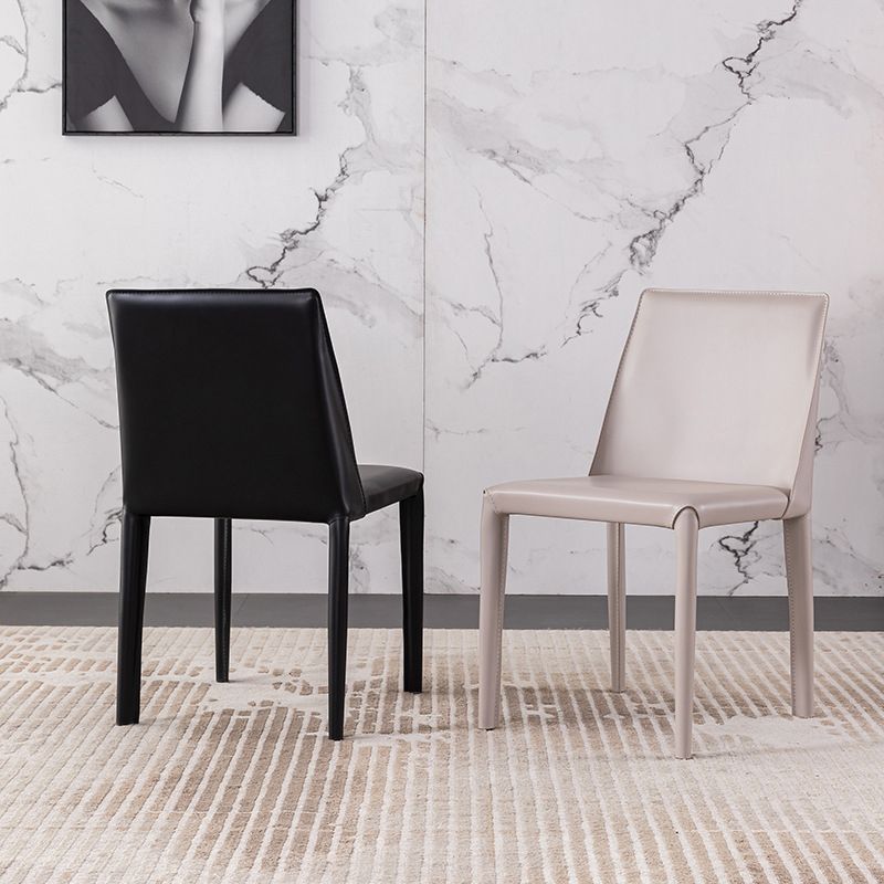 Silla auxiliar de restaurante de cuero de silla de montar contemporánea Silla de comedor con acabado mate Parsons (juego de 2)