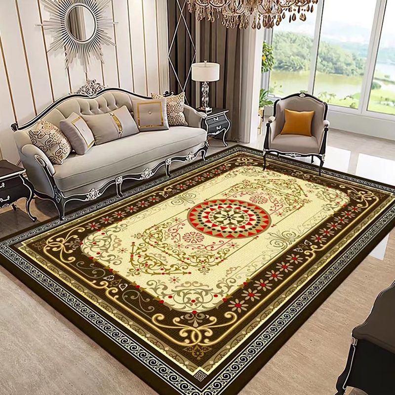 Dark Brown Modern Rug Polyester Graphic Indoor Rug Non-Slip Backing Rug for Sitting Room