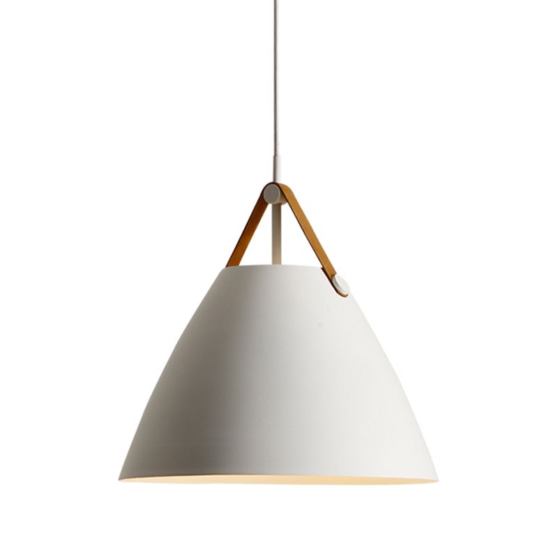 Lumière suspendue en métal