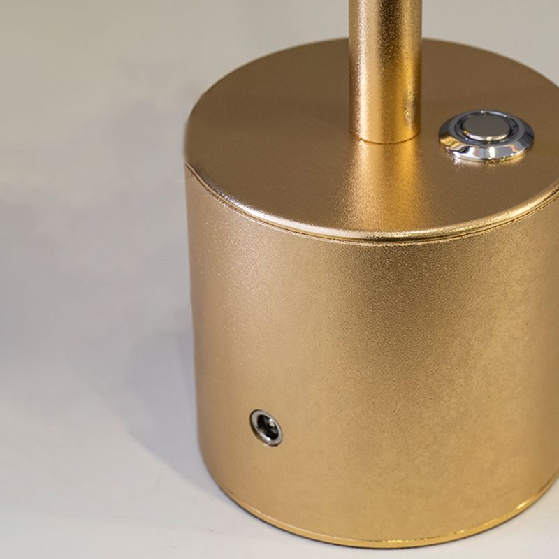 Luce da tavolo a 1 luce arrotondata con porto USB lampada da tavolo moderna per camera da letto