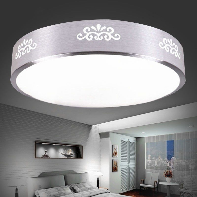 Metal Circle Flush Mount Light Fixture Simplicité LED Chrome Flush Ceiling Light