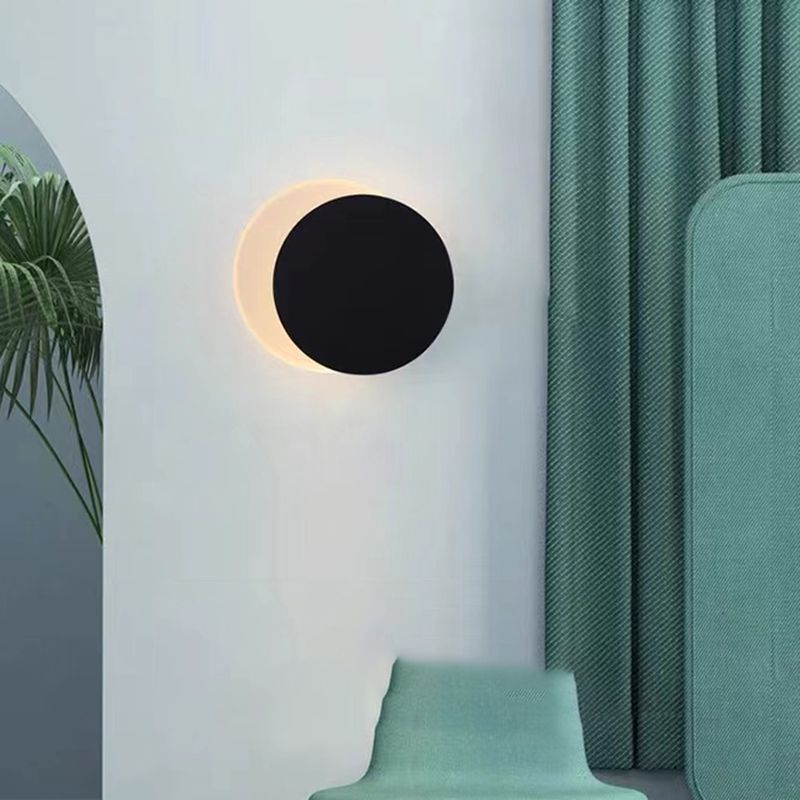 Contemporary Wall Sconce Circle Sconce Lighting in Black for Bedroom