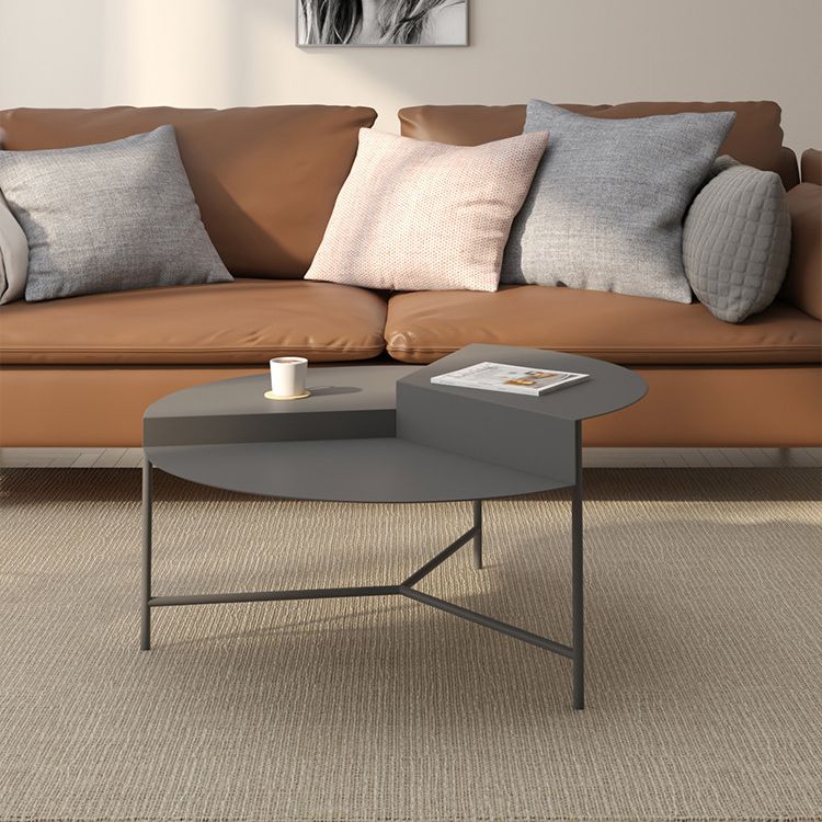 Mid-Century Modern Iron Cocktail Table with 3 Metal Legs and Round Top