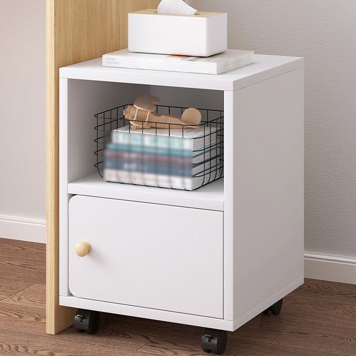 Scandinavian Bookcase Manufactured Wood Standard Bookshelf with Caster Wheels