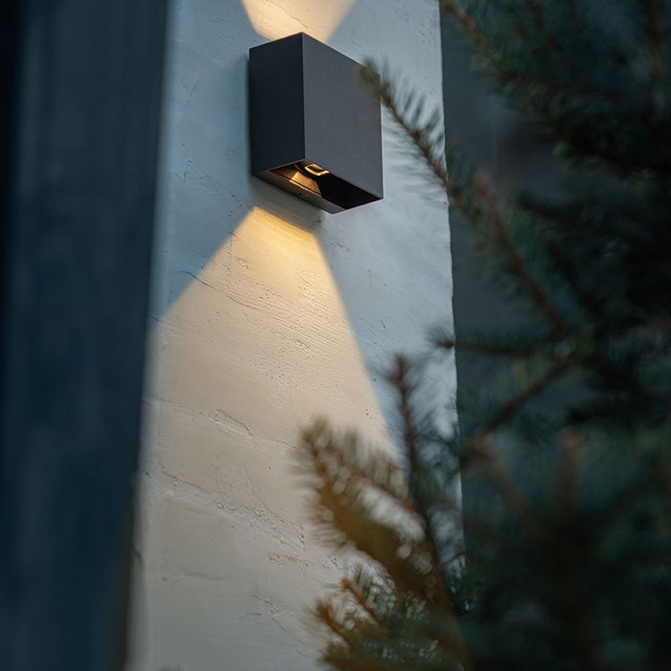 Moderno stile minimalista su e giù per la parete in metallo a parete a LED per parete esterna