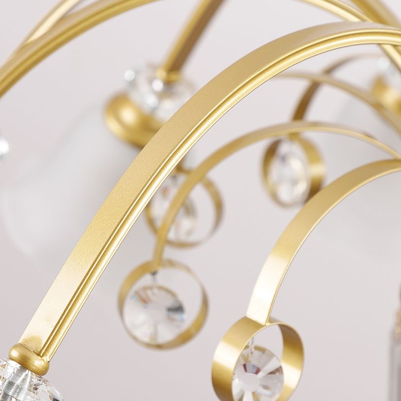 Éclairage de plafond multi-tampon traditionnel à lampe métallique avec une teinte en verre de fleur