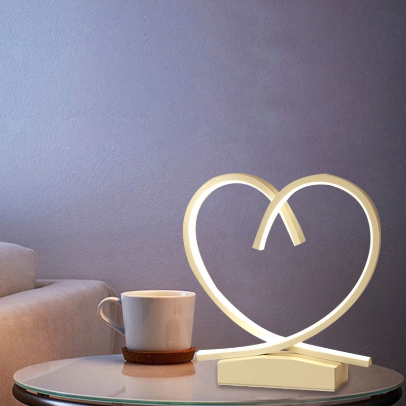 Coeur aimant en bois table de table de nuit simplicité en noir / blanc / bois d'éclairage de bureau LED pour la chambre à coucher