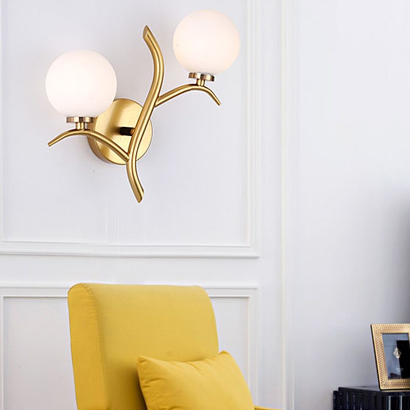 Branch Wall Lighting Modernist Metal 2 Bulbs Sconce Light Fixture in Gold for Living Room