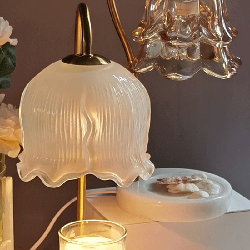 Lampe de chevet de fleur de cire de fleur