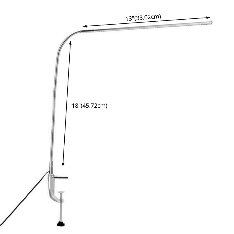 Lámpara de tarea de metal lineal ajustable Luz de escritorio de plata moderna con abrazadera para la sala de estudio