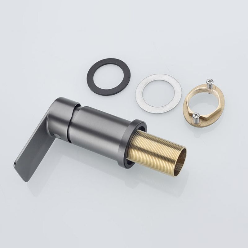 Contemporary Bathroom Faucet Deck Mounted Bathroom Faucet with Low Arc