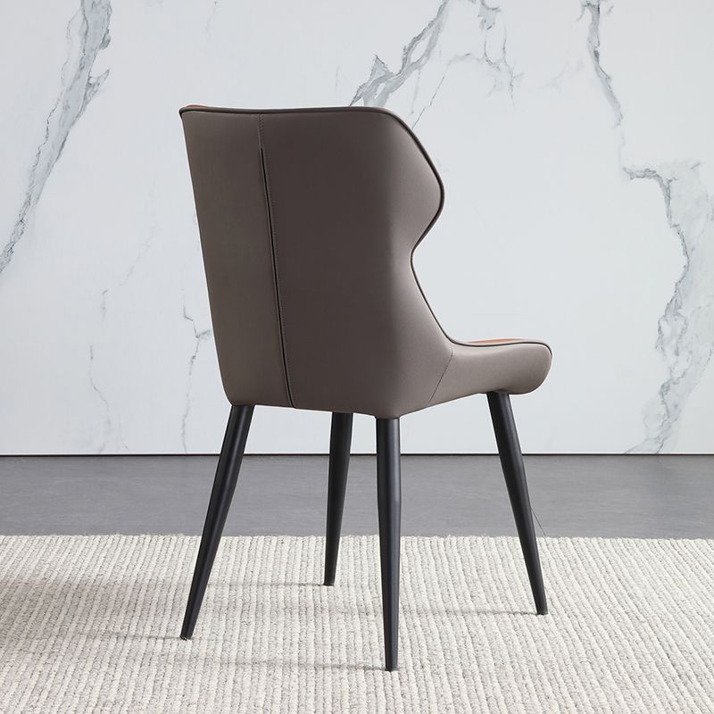 Chaise de salle à manger industrielle chaise latéral à oreilles avec des jambes en métal noir pour usage domestique