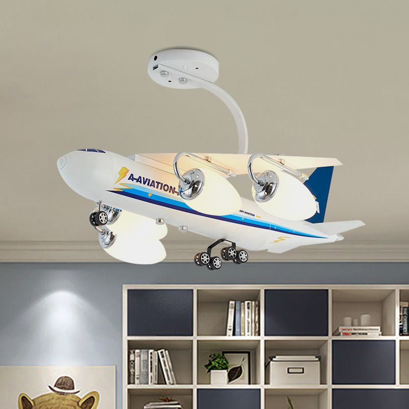 Cartoon Flugzeug halb Flush Metall 4 Köpfe Kinderzimmer Deckenleuchte mit Kugel weißer Glasschatten in Blau