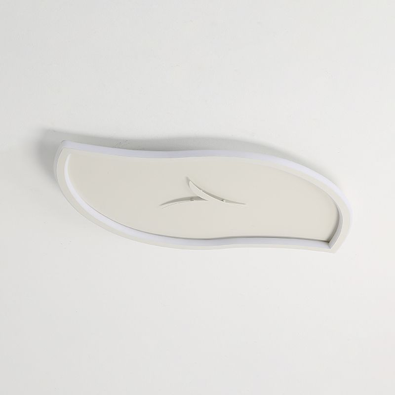 Moderne künstlerische LED-Deckenleuchte aus Eisen, Blattform, Unterputzmontage mit Acrylschirm