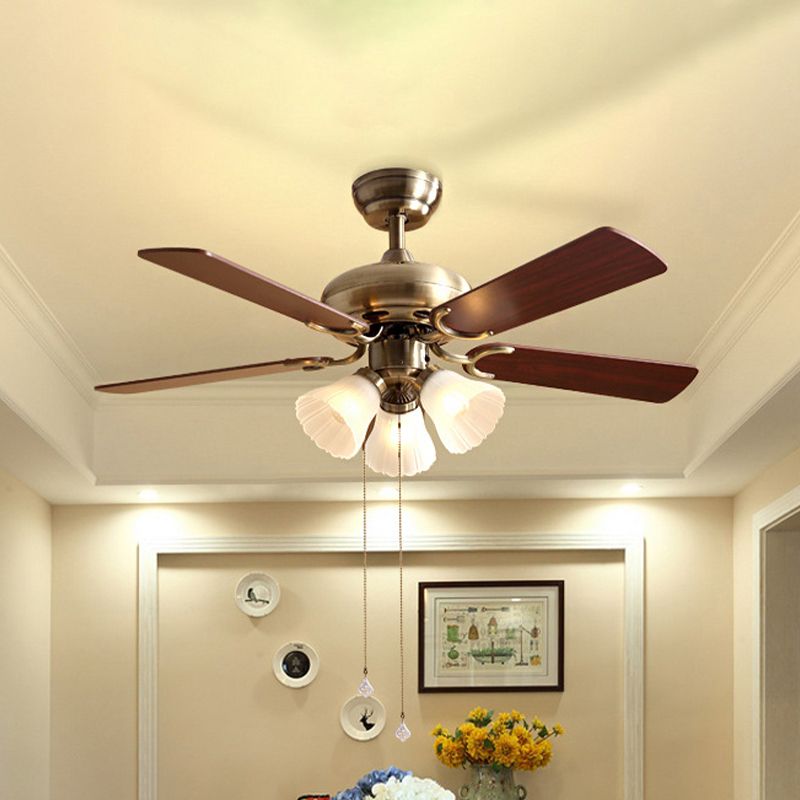 42 "W Flower Dining Room Semi Flush Mount Traditional Cream Glass Messing 5-Bes Hanging Fan Light Fecture