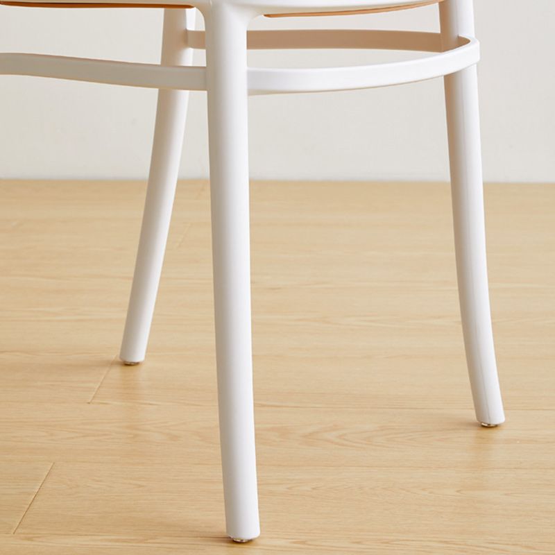 Nordic Style Bar-stool Plastic Bar Stool with Plastic Legs for Home