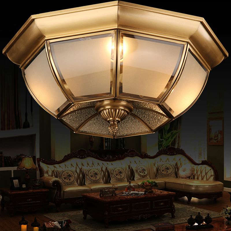 Milchglas-Messing-Einbauleuchte in Schalenform, minimalistische Deckenleuchte für das Esszimmer