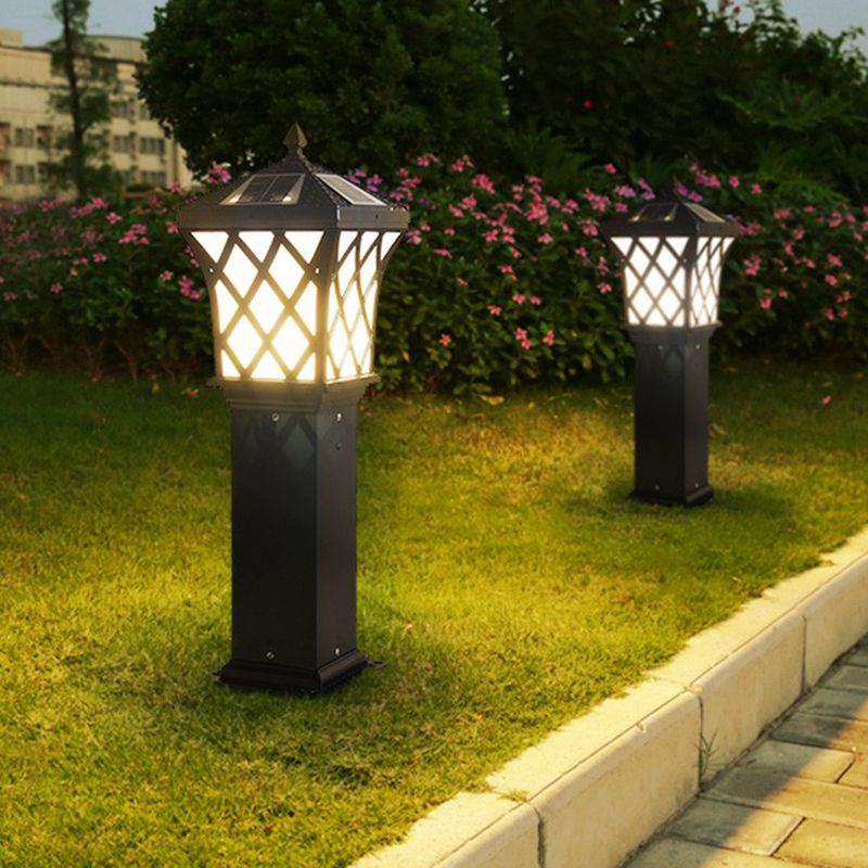 Vintage Pagoda Solar Ground Lighting Metal LED Pathway Light in Black for Courtyard