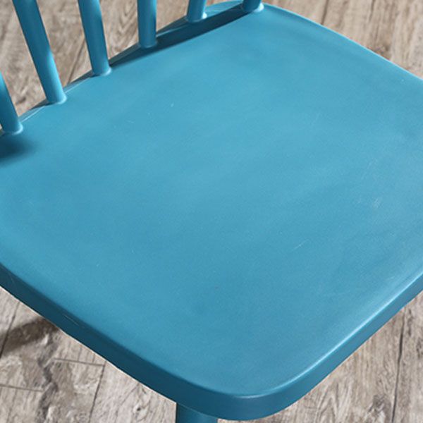 Scandinavian Plastic Side Chair Windsor Back Indoor-Outdoor Chair