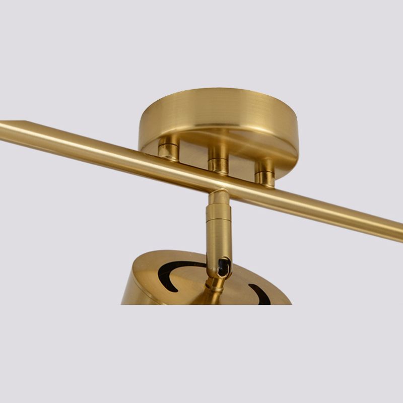 Ideas de iluminación sobre riel nórdico, guardarropa para el hogar, tienda de ropa comercial, fondo, foco dorado montado en superficie de pared