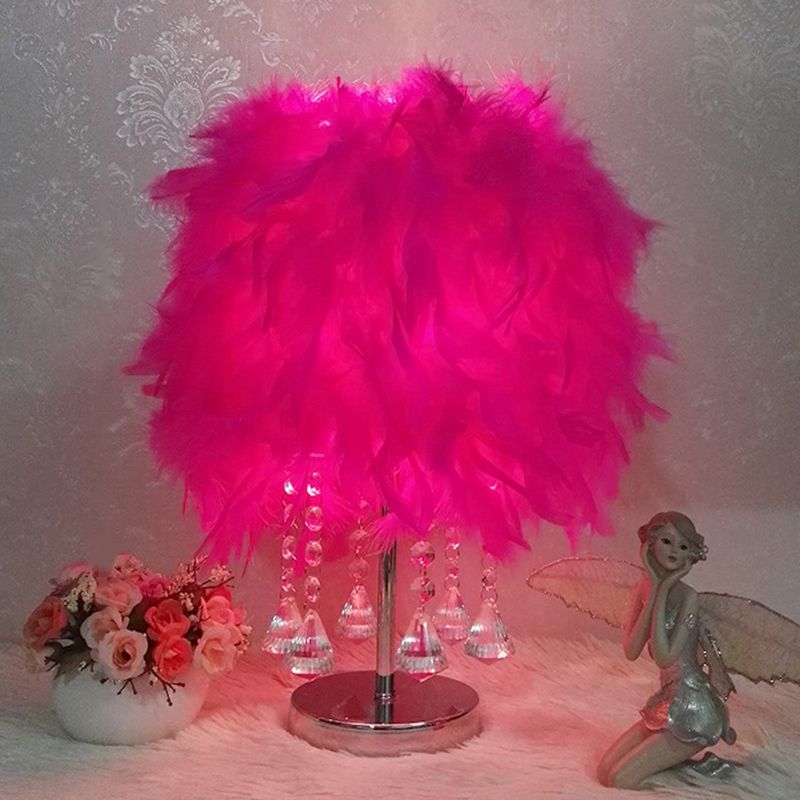 Lámpara de la mesita de noche cilíndrica Luz de mesa de dormitorio de plumas de estilo moderno con goteo de cristal