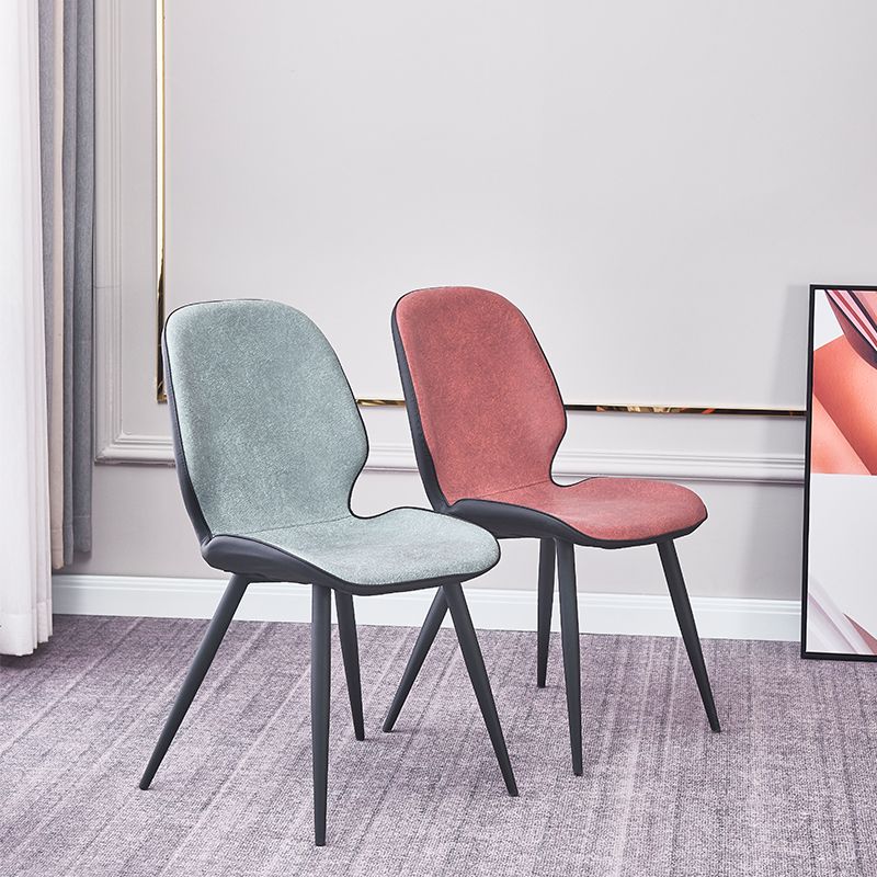 Chaises de salle à manger en cuir contemporaines, chaise sans accoudoirs à oreilles avec pieds en métal pour restaurant