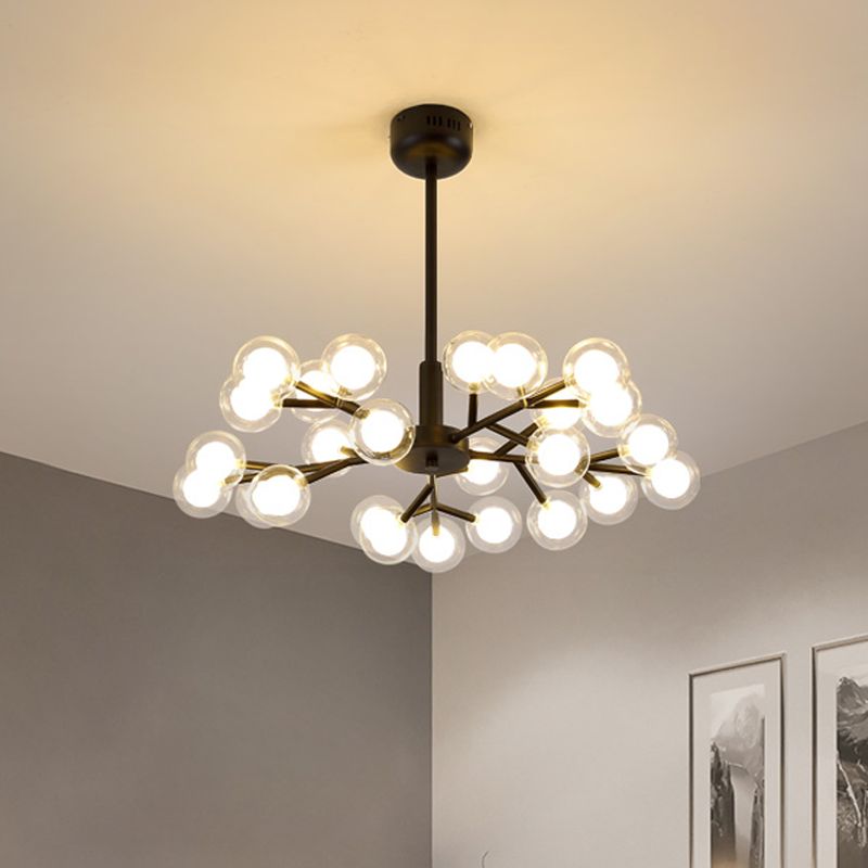Lámpara de araña de ramificación negra Luz nórdica moderna 25/30/45 luces de metal luz colgante con sombra de pelota de vidrio transparente
