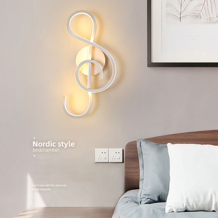 Moderno minimalista a parete LED Light Light Alluminio Sconcetto parete lineare con tonalità di plastica