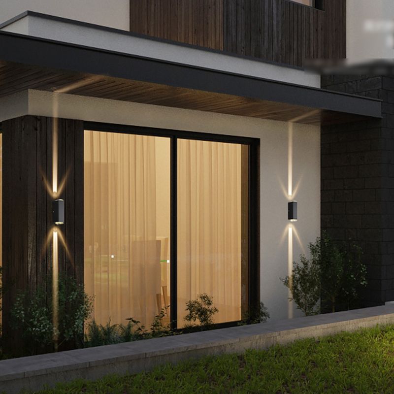 Luz de pared de metal de forma cuadrada estilo moderno de 2 luces lámpara de montaje de pared en negro